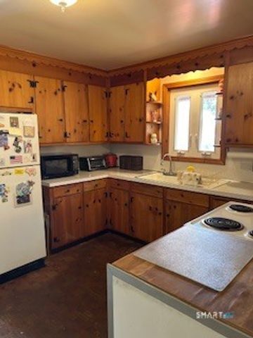 11 Edgewood Road, Portland, CT 06480