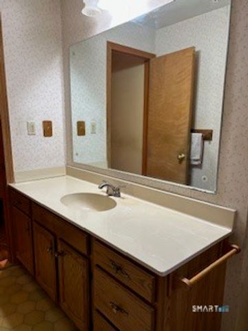 11 Edgewood Road, Portland, CT 06480