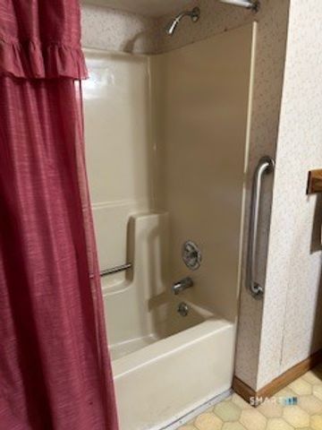 11 Edgewood Road, Portland, CT 06480