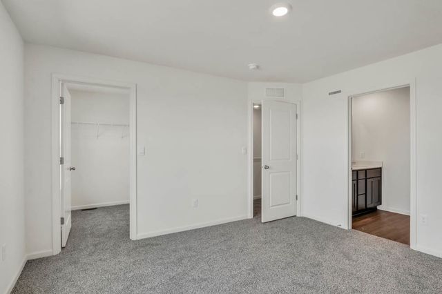 440 lakeshore Court, St. Charles, IL 60174