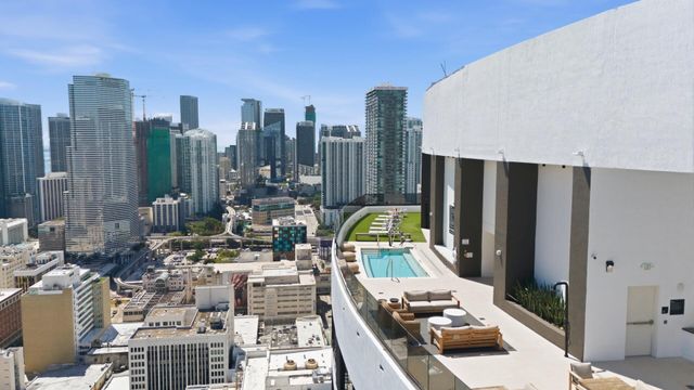 225 N Miami Avenue 2002, Miami, FL 33128