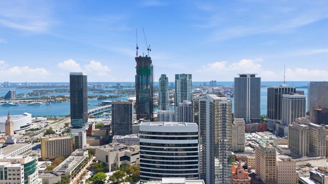 225 N Miami Avenue 2002, Miami, FL 33128