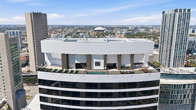 225 N Miami Avenue 2002, Miami, FL 33128