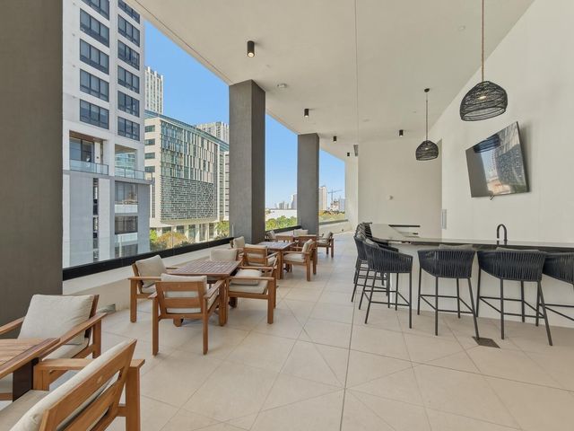 225 N Miami Avenue 2002, Miami, FL 33128