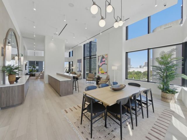 225 N Miami Avenue 2002, Miami, FL 33128