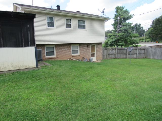 637 Cromwell Way, Lexington, KY 40503