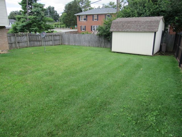 637 Cromwell Way, Lexington, KY 40503