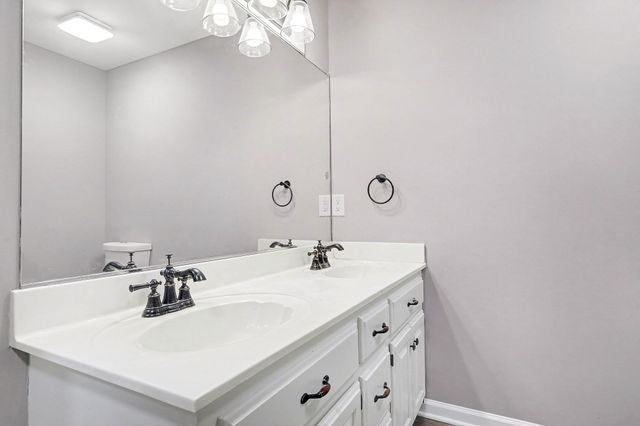 1611 Annie Ln, Columbia, TN 38401