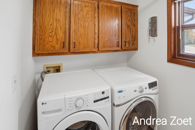 9571 Kraft Avenue SE, Caledonia, MI 49316