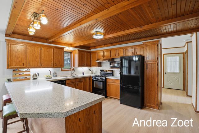 9571 Kraft Avenue SE, Caledonia, MI 49316