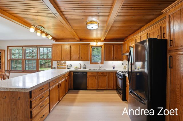 9571 Kraft Avenue SE, Caledonia, MI 49316