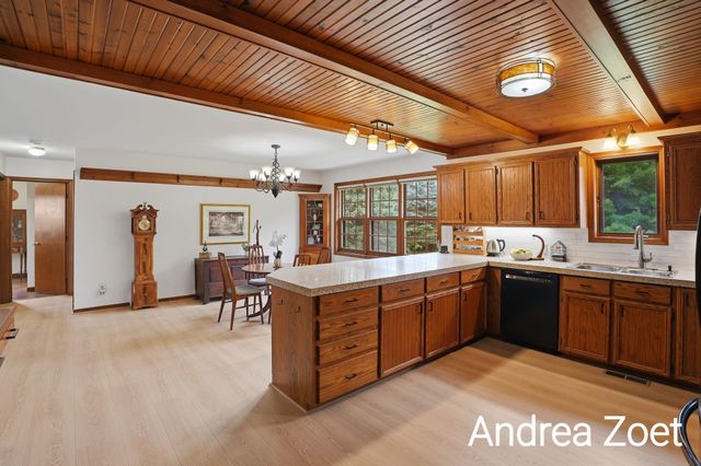 9571 Kraft Avenue SE, Caledonia, MI 49316