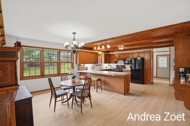 9571 Kraft Avenue SE, Caledonia, MI 49316