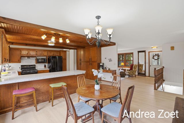 9571 Kraft Avenue SE, Caledonia, MI 49316