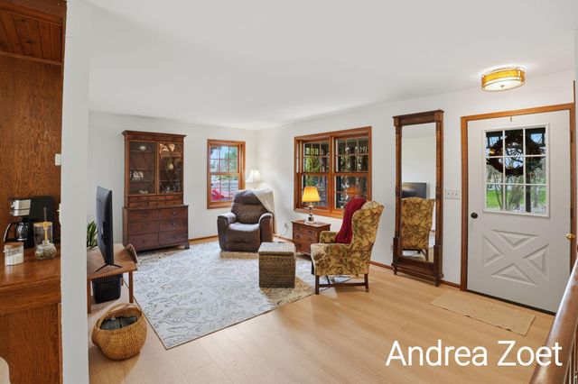 9571 Kraft Avenue SE, Caledonia, MI 49316