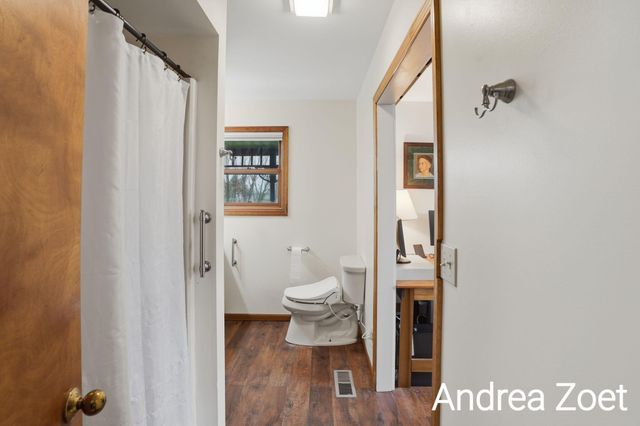 9571 Kraft Avenue SE, Caledonia, MI 49316