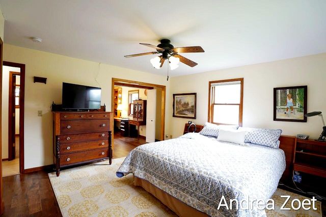 9571 Kraft Avenue SE, Caledonia, MI 49316