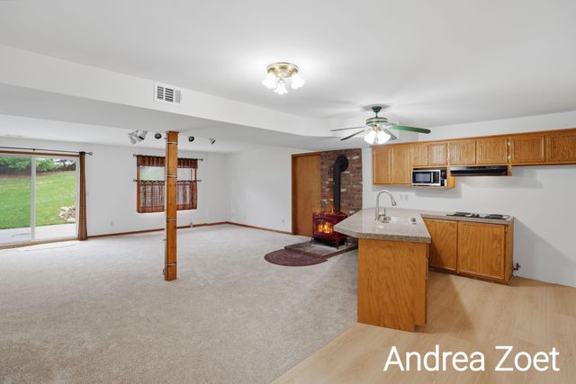9571 Kraft Avenue SE, Caledonia, MI 49316