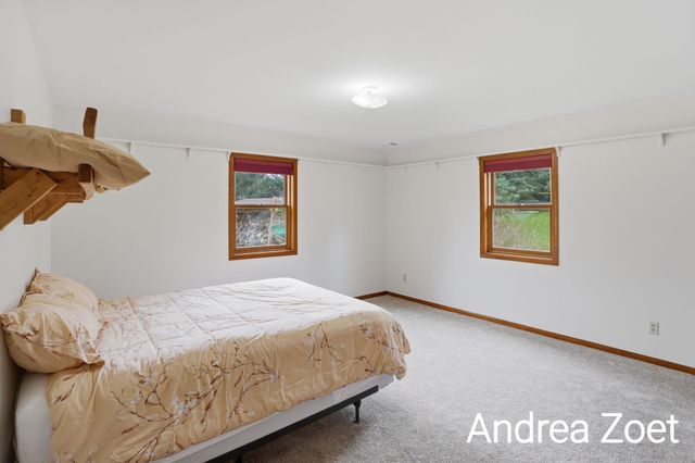 9571 Kraft Avenue SE, Caledonia, MI 49316
