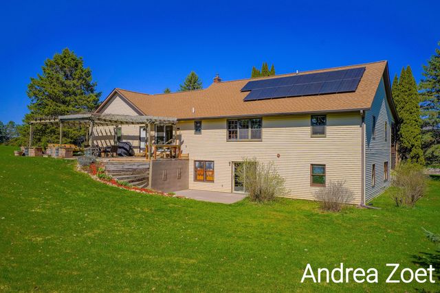 9571 Kraft Avenue SE, Caledonia, MI 49316