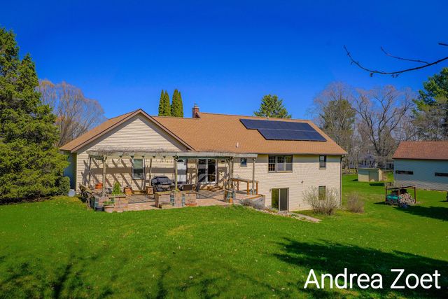 9571 Kraft Avenue SE, Caledonia, MI 49316