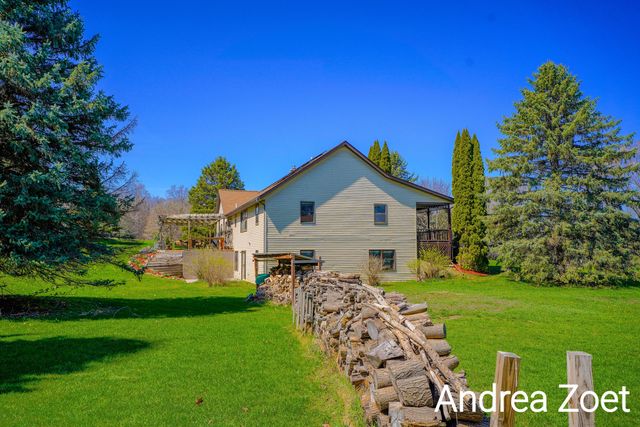 9571 Kraft Avenue SE, Caledonia, MI 49316