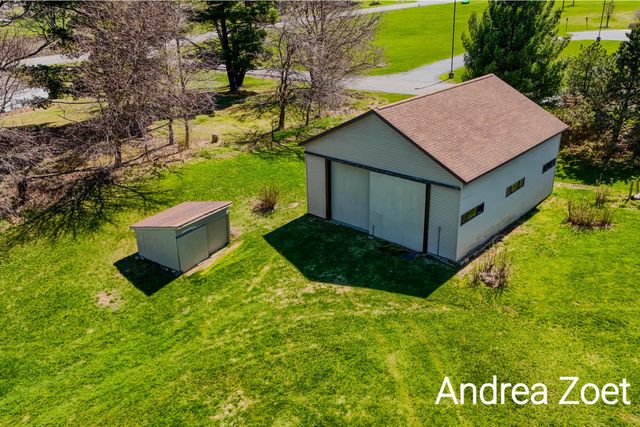 9571 Kraft Avenue SE, Caledonia, MI 49316