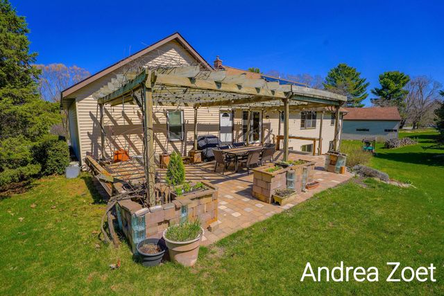 9571 Kraft Avenue SE, Caledonia, MI 49316