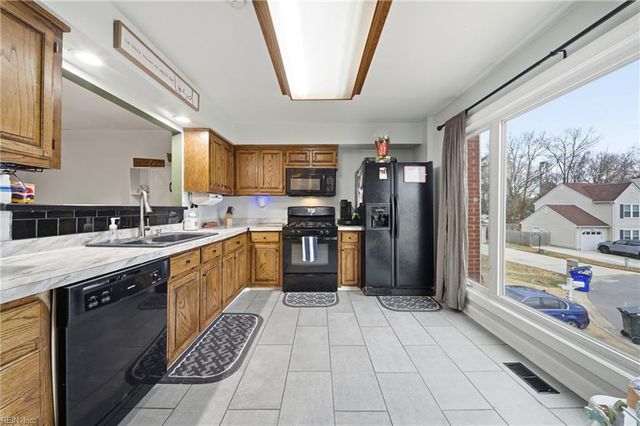 1719 N River Creek LNDG, Suffolk, VA 23434