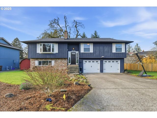 970 JOSEPHINE St, Oregon City, OR 97045