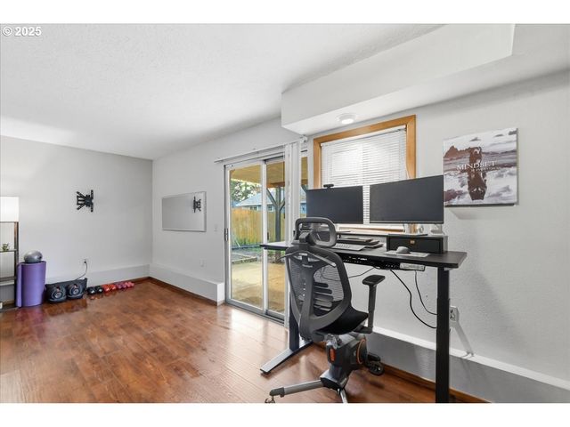 970 JOSEPHINE St, Oregon City, OR 97045