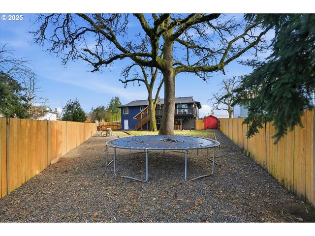 970 JOSEPHINE St, Oregon City, OR 97045