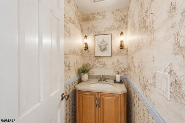 52 Olcott Ave, Bernardsville Boro, NJ 07924