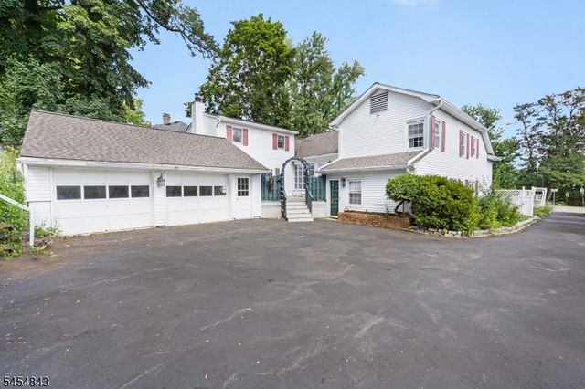 52 Olcott Ave, Bernardsville Boro, NJ 07924