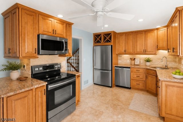 52 Olcott Ave, Bernardsville Boro, NJ 07924