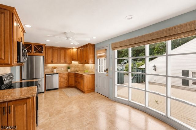 52 Olcott Ave, Bernardsville Boro, NJ 07924