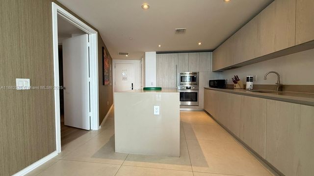 4111 S Ocean Dr 1512, Hollywood, FL 33019