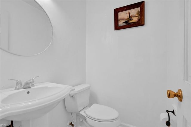 101 Edgewood CT, Yorktown, VA 23692