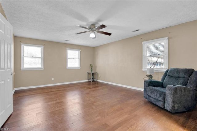 101 Edgewood CT, Yorktown, VA 23692