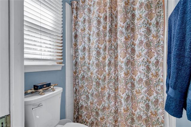 101 Edgewood CT, Yorktown, VA 23692