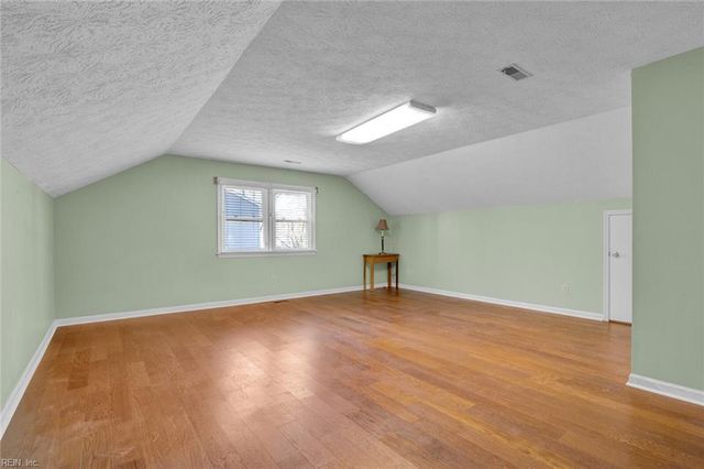 101 Edgewood CT, Yorktown, VA 23692