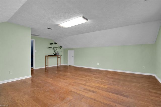 101 Edgewood CT, Yorktown, VA 23692