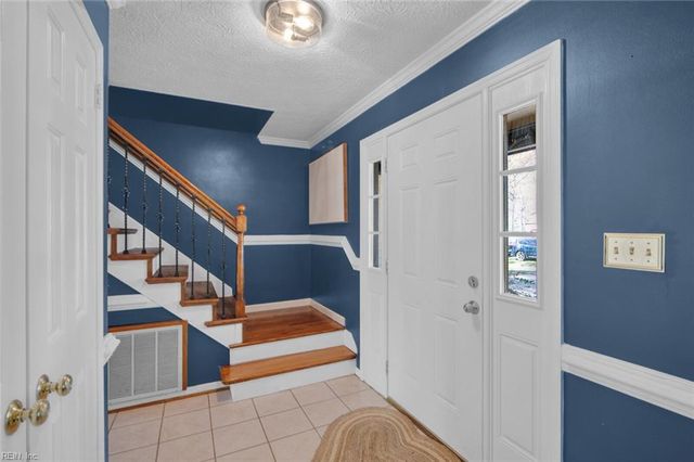 101 Edgewood CT, Yorktown, VA 23692