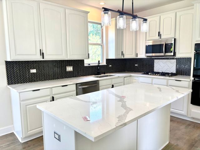 1145 Mackenzie Drive, Antioch, IL 60002