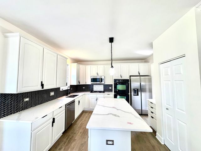 1145 Mackenzie Drive, Antioch, IL 60002