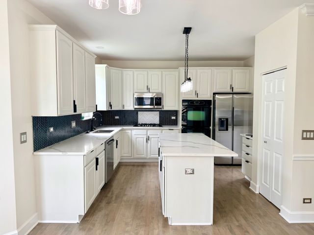 1145 Mackenzie Drive, Antioch, IL 60002