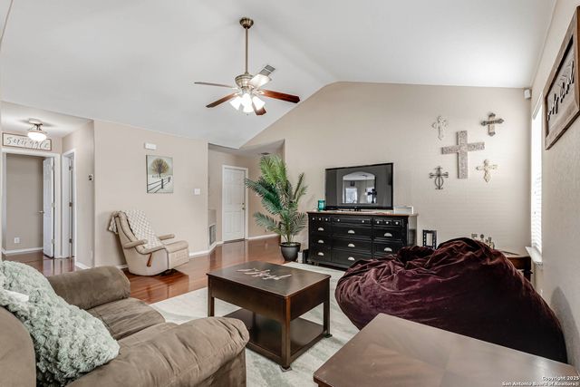 8519 Chickasaw Bluff, Converse, TX 78109