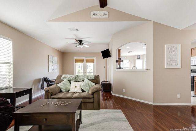 8519 Chickasaw Bluff, Converse, TX 78109