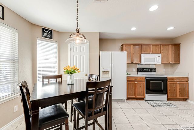 8519 Chickasaw Bluff, Converse, TX 78109