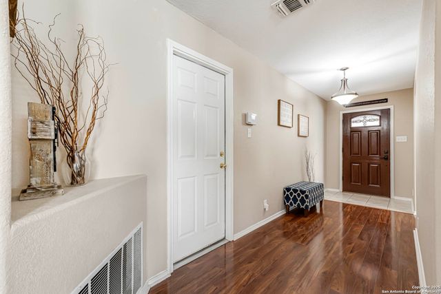 8519 Chickasaw Bluff, Converse, TX 78109